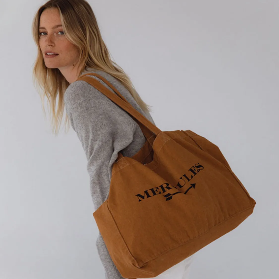 canvas_tote_mostaza_1.webp Mercules Tote Bags | Canvas Tote Mostaza